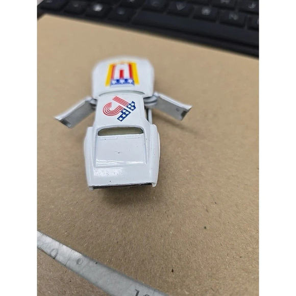 Yatming Chevy Corvette Stingray w/ American Flag No. 1065 1979 Vintage Die cast - Picture 3 of 8